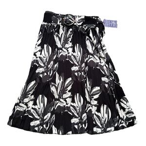 Lark + Grey Black and White Pleated Midi Skirt Sz Small  Elasticated Waist New